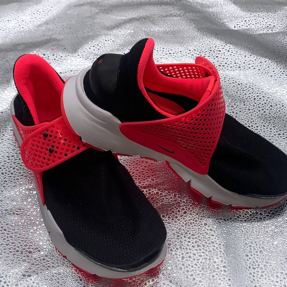 Nike Sock Dart Hot Pink/Black Running Shoes